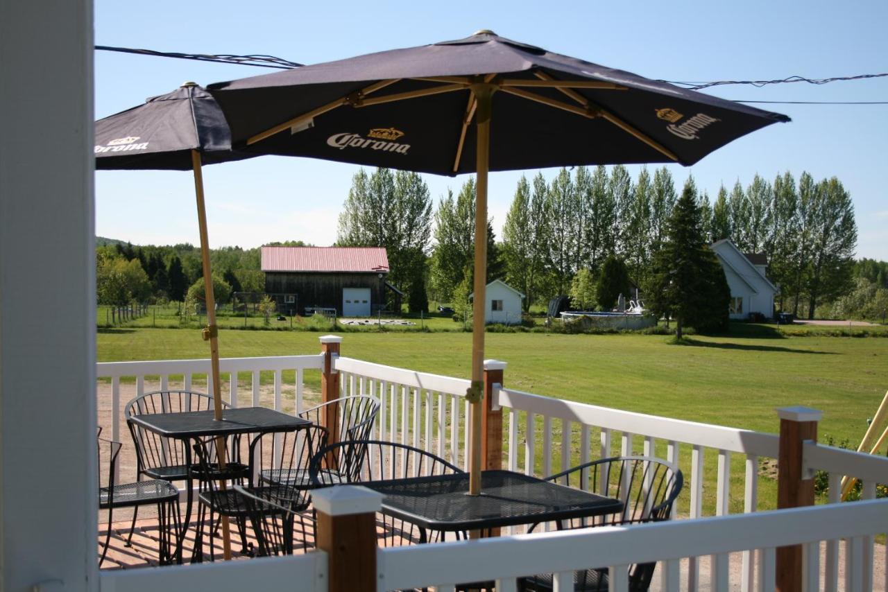Auberge Presbytere Mont Lac-Vert Hébertville Exterior foto
